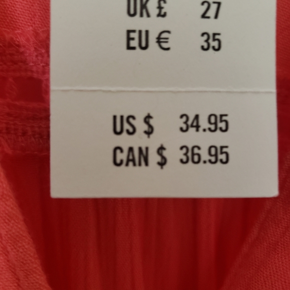 NEW Hollister Loose Fitting Blouse Cutout Details - Picture 6 of 7